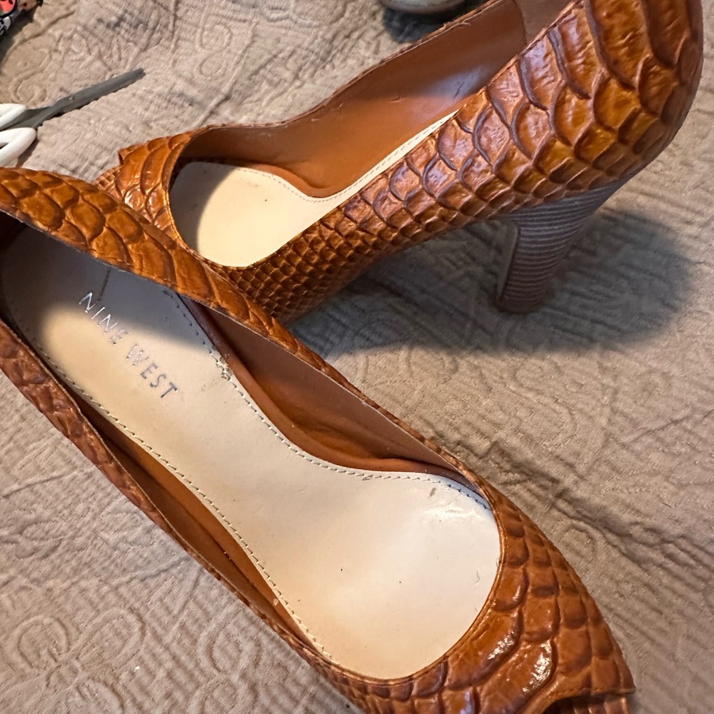 Nine West Women's Tan Peep-Toe Textured High Heels - Picture 6 of 7